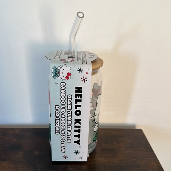 Hello Kitty, Christmas glass Tumblr with lid and straw new with tags - Picture 4 of 4